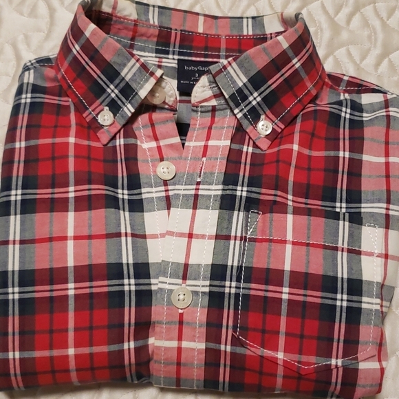 🔶️5 for $30🔶️ babyGap | Plaid button down shirt - Picture 3 of 4